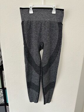 VS Pink Leggings